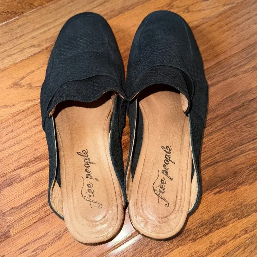 Free People Women’s Black Snakeskin Embossed Suede At Ease Mules Size 37/7